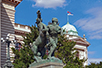Скулптура „Играли се коњи врани” пред Домом Народне скупштине у Београду (Фото: Александар Ћосић)